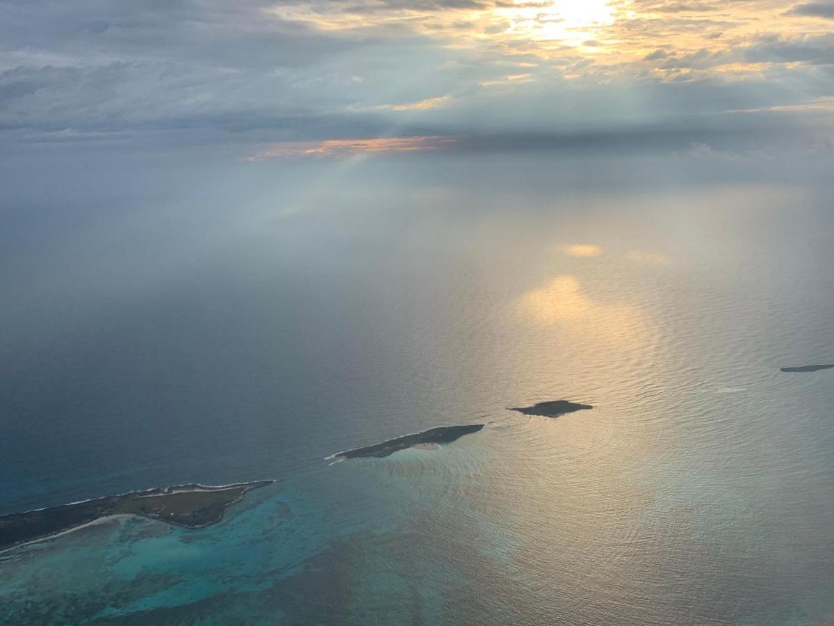 Готель The Cay House Mangrove Cay Екстер'єр фото